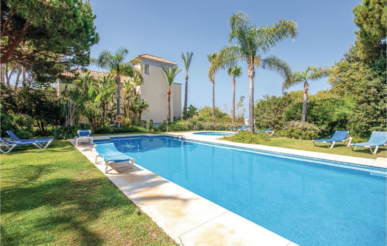 Beautiful Apartment In Marbella-Cabopino With 2 Bedrooms, Wifi And Outdoor Swimming Pool Exterior photo